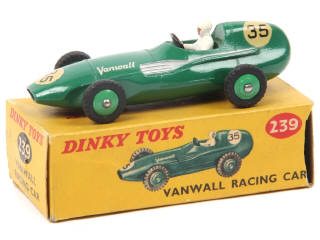 Lot 496 - DINKY TOYS (GB) (1)