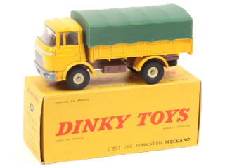 Lot 682 - DINKY TOYS (FRANCE) (1)
