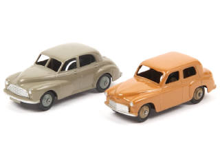 Lot 533 - DINKY TOYS (GB) (2)