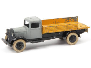 Lot 555 - DINKY TOYS (FRANCE) (1)
