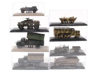 Lot 281 - DIVERS (8)