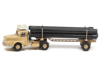 Lot 445 - DINKY TOYS (FRANCE) (1)