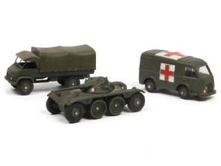 Lot 450 - DINKY TOYS (FRANCE) (3)