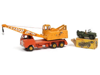 Lot 358 - DINKY TOYS (GB) (2)