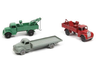 Lot 363 - DINKY TOYS (GB) (3)