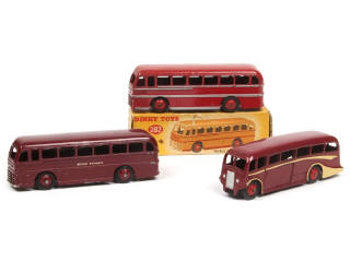 Lot 359 - DINKY TOYS (GB) (3)