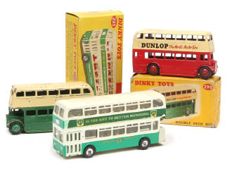 Lot 361 - DINKY TOYS (GB) (3)