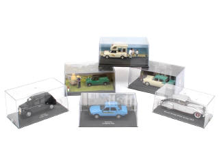 Lot 229 - DIVERS (6)