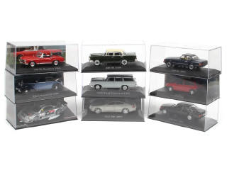 Lot 207 - DIVERS (9)