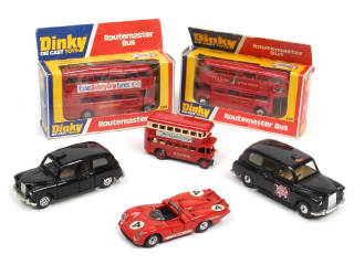 Lot 226 - DIVERS (6)