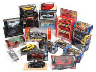 Lot 242 - DIVERS (24)