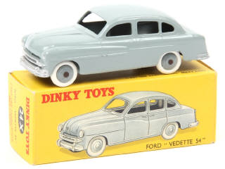 Lot 542 - DINKY TOYS (FRANCE) (1)