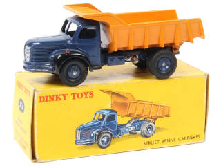 Lot 715 - DINKY TOYS (FRANCE) (1)