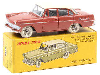 Lot 588 - DINKY TOYS (FRANCE) (1)