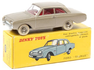 Lot 599 - DINKY TOYS (FRANCE) (1)
