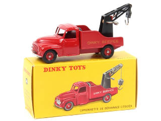 Lot 704 - DINKY TOYS (FRANCE) (1)
