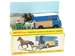 Lot 702 - DINKY TOYS (FRANCE) (1)