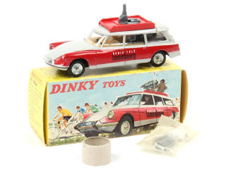 Lot 642 - DINKY TOYS (FRANCE) (1)