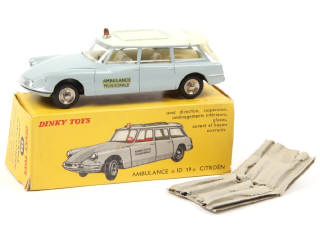 Lot 592 - DINKY TOYS (FRANCE) (1)