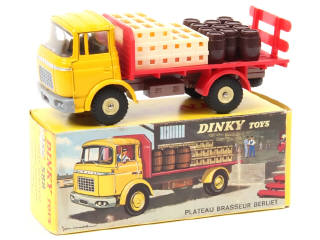 Lot 726 - DINKY TOYS (FRANCE) (1)