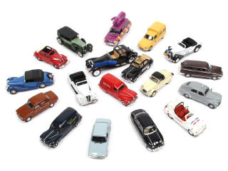 Lot 248 - DIVERS (18)