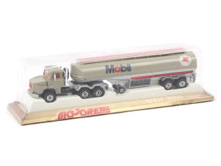 Lot 220 - MAJORETTE (FRANCE) (1)