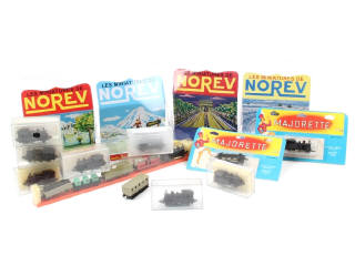 Lot 230 - MAJORETTE (FRANCE) (15)