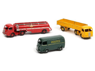 Lot 436 - DINKY TOYS (FRANCE) (3)