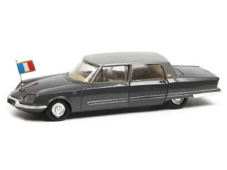 Lot 420 - DINKY TOYS (FRANCE) (1)