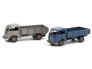 Lot 431 - DINKY TOYS (FRANCE) (2)