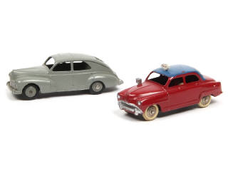 Lot 424 - DINKY TOYS (FRANCE) (2)