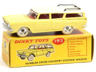 Lot 303 - DINKY TOYS (GB) (1)