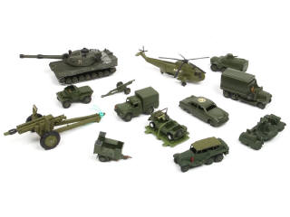 Lot 355 - DINKY TOYS (GB) (13)