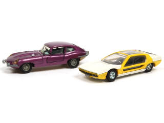 Lot 333 - DINKY TOYS (GB) (2)