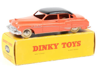 Lot 609 - DINKY TOYS (FRANCE) (1)