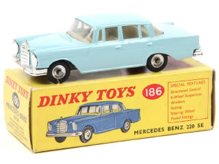 Lot 483 - DINKY TOYS (GB) (1)