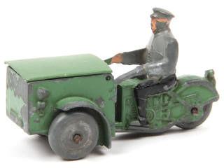 Lot 563 - DINKY TOYS (FRANCE) (1)