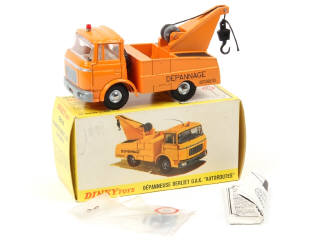 Lot 756 - DINKY TOYS (FRANCE) (1)