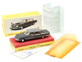 Lot 727 - DINKY TOYS (FRANCE) (1)