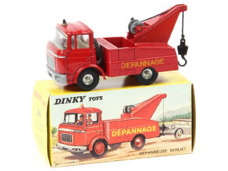 Lot 755 - DINKY TOYS (FRANCE) (1)