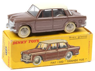 Lot 659 - DINKY TOYS (FRANCE) (1)