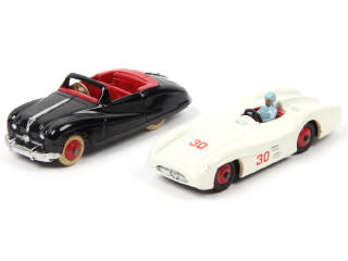 Lot 545 - DINKY TOYS (GB) (2)