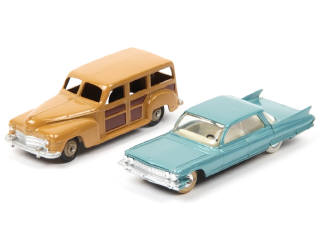 Lot 546 - DINKY TOYS (GB) (2)