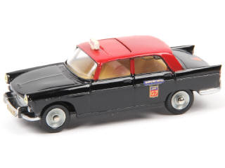 Lot 698 - DINKY TOYS (FRANCE) (1)