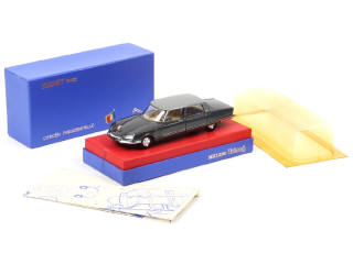 Lot 728 - DINKY TOYS (FRANCE) (1)