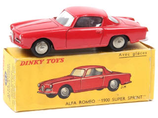 Lot 597 - DINKY TOYS (FRANCE) (1)