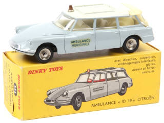 Lot 688 - DINKY TOYS (FRANCE) (1)