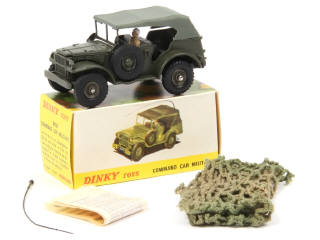Lot 760 - DINKY TOYS (FRANCE) (1)