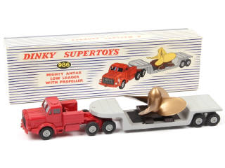 Lot 533 - DINKY TOYS (GB) (1)
