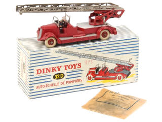 Lot 741 - DINKY TOYS (FRANCE) (1)